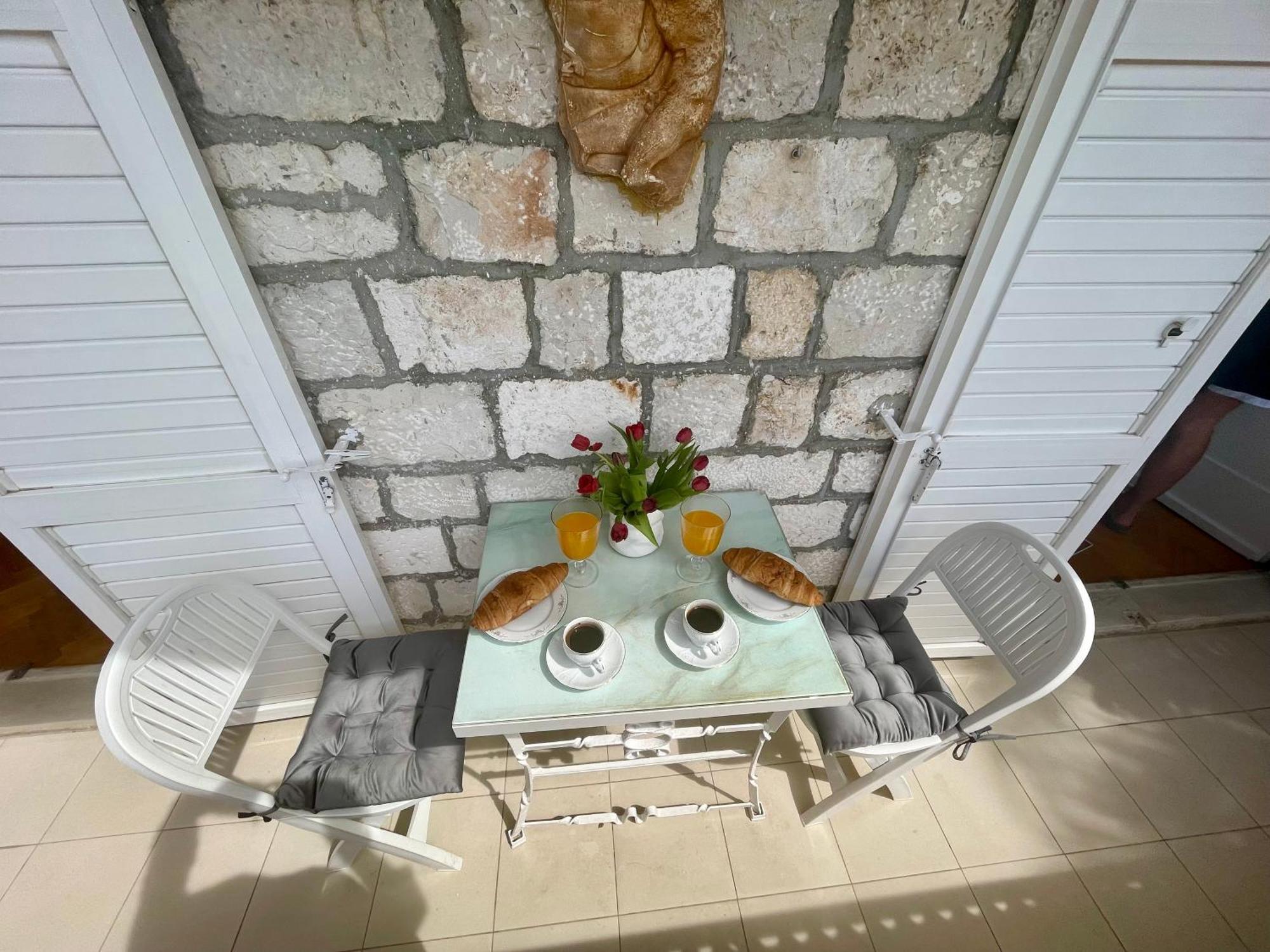 Dinka Old Town Apartment With Sea View Trogir Exterior photo
